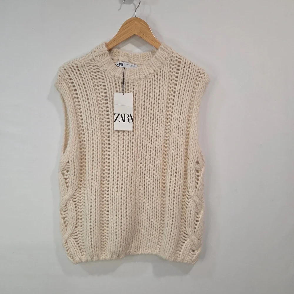 Zara Womens Cream Sweater Vest Size S Chunky Cable Knit Sleeveless Academia NWT - Picture 1 of 13
